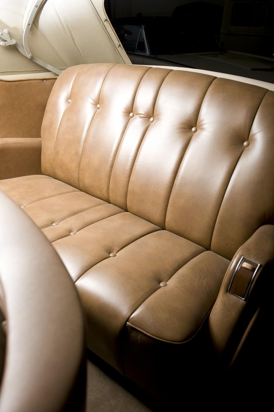  Ford DeLuxe Convertible Sedan 1938 года  (фото 4 из 7)